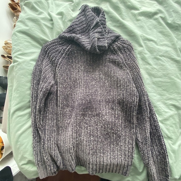 Velvet knit turtleneck - Picture 3 of 3